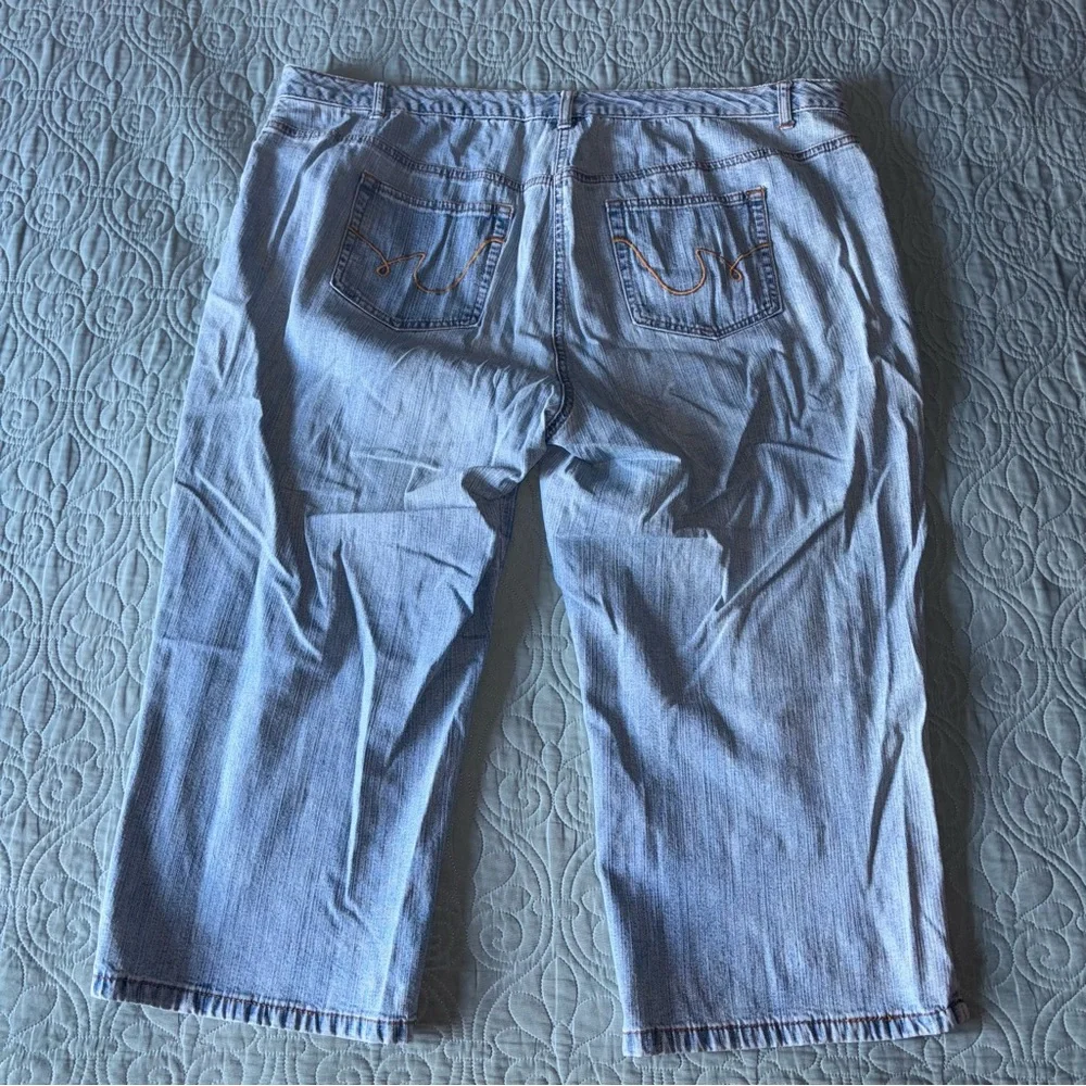 Taillissime Classic Blue Denim Capris - Picture 3 of 6